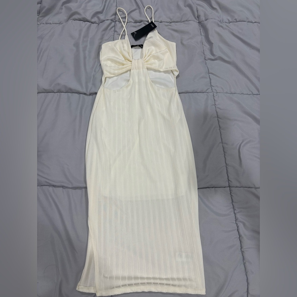 Elegant Cream Halter Dress